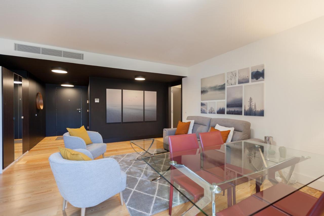 Flh Praca Comercio Artistic Flat With Balcony Lisbon Luaran gambar