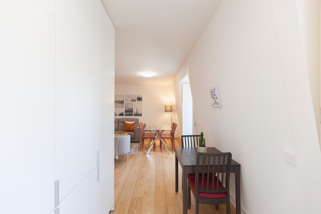 Flh Praca Comercio Artistic Flat With Balcony Lisbon Luaran gambar