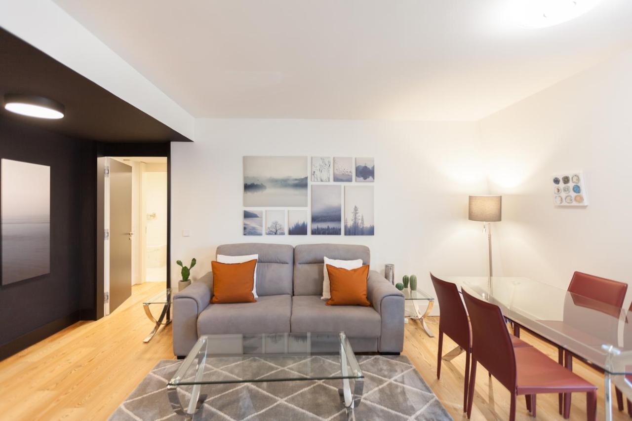 Flh Praca Comercio Artistic Flat With Balcony Lisbon Luaran gambar