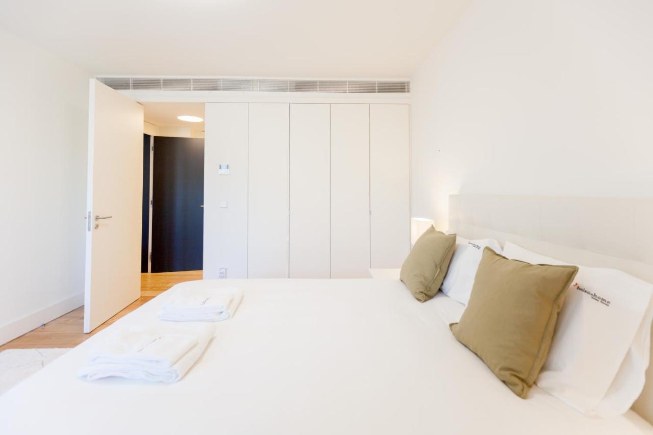 Flh Praca Comercio Artistic Flat With Balcony Lisbon Luaran gambar