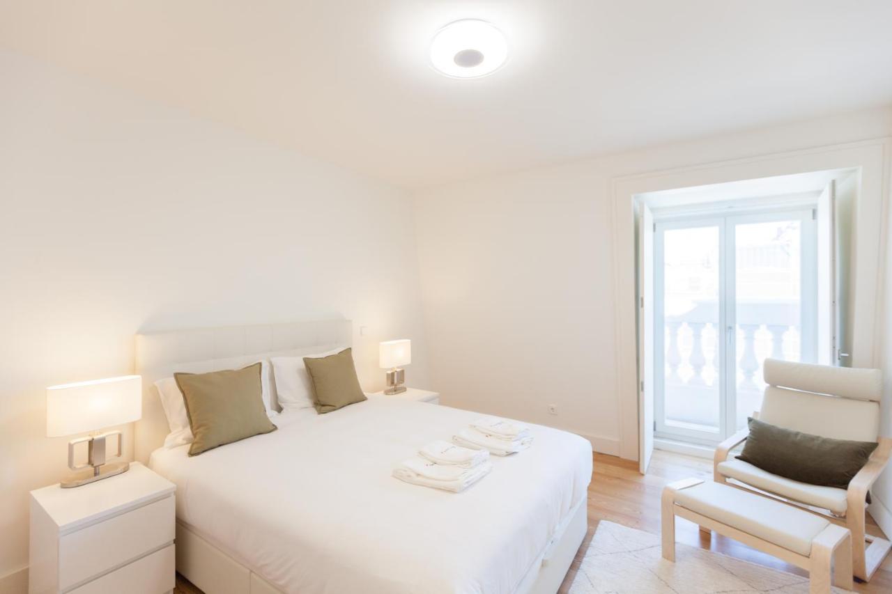 Flh Praca Comercio Artistic Flat With Balcony Lisbon Luaran gambar