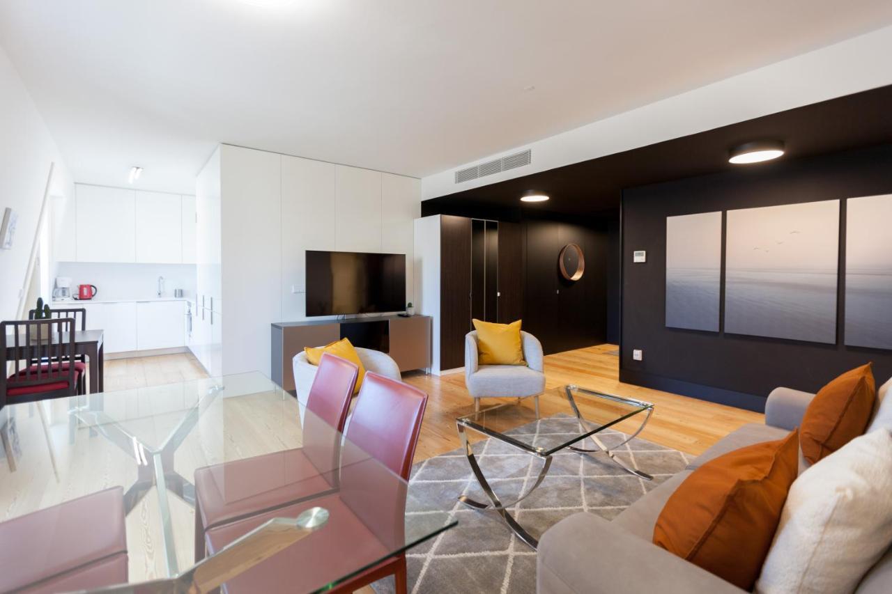 Flh Praca Comercio Artistic Flat With Balcony Lisbon Luaran gambar