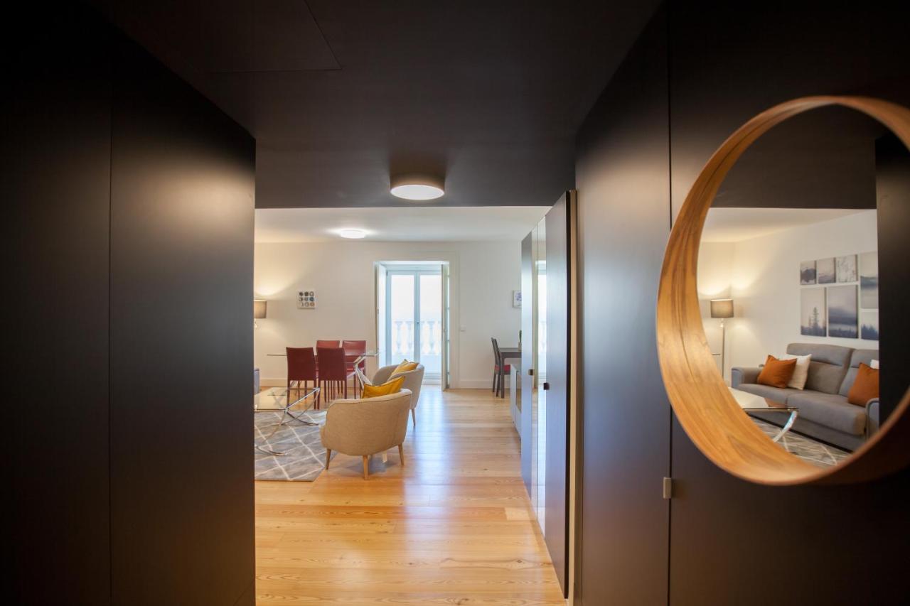 Flh Praca Comercio Artistic Flat With Balcony Lisbon Luaran gambar