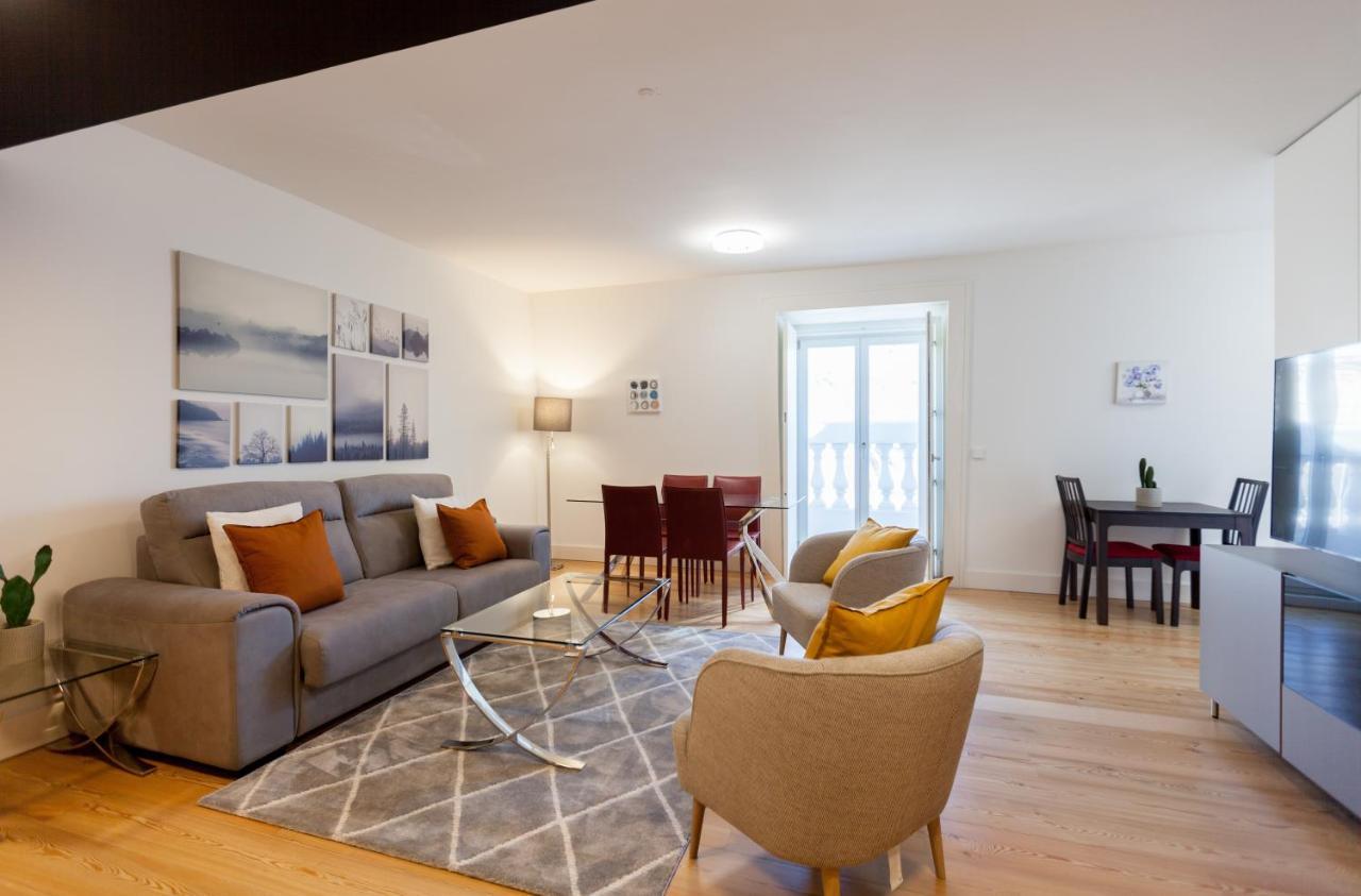 Flh Praca Comercio Artistic Flat With Balcony Lisbon Luaran gambar